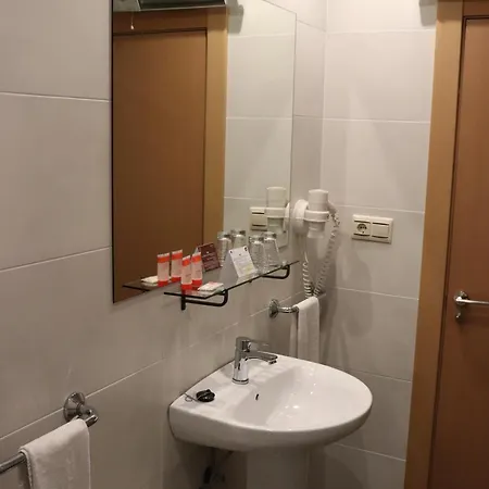 Hotel Acosta Ciudad De La Musica 3*