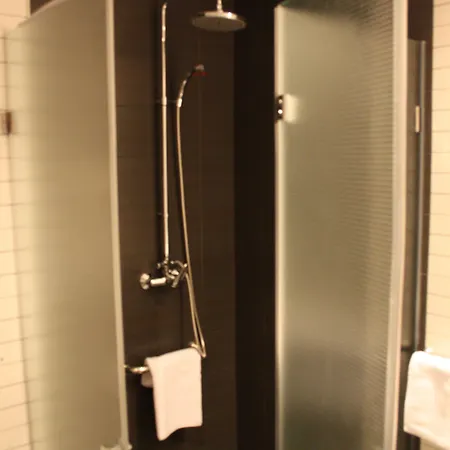 Acosta Ciudad De La Musica 3*