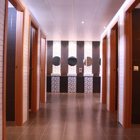 Acosta Ciudad De La Musica 3*