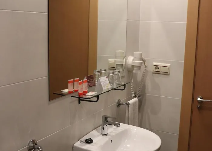 Hotel Acosta Ciudad De La Musica 3*