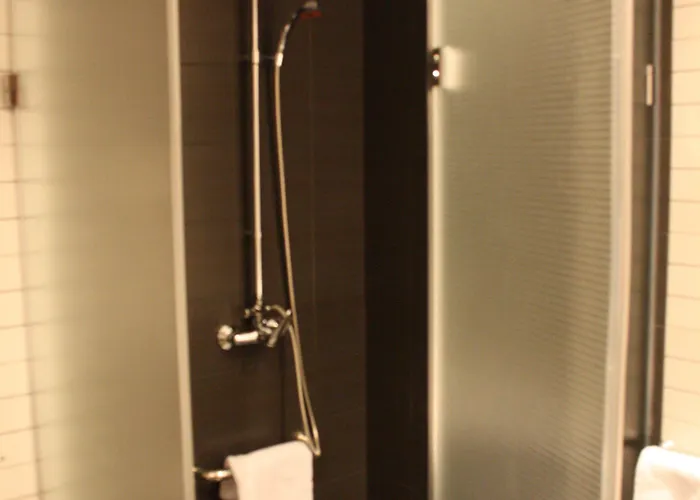 Acosta Ciudad De La Musica 3*