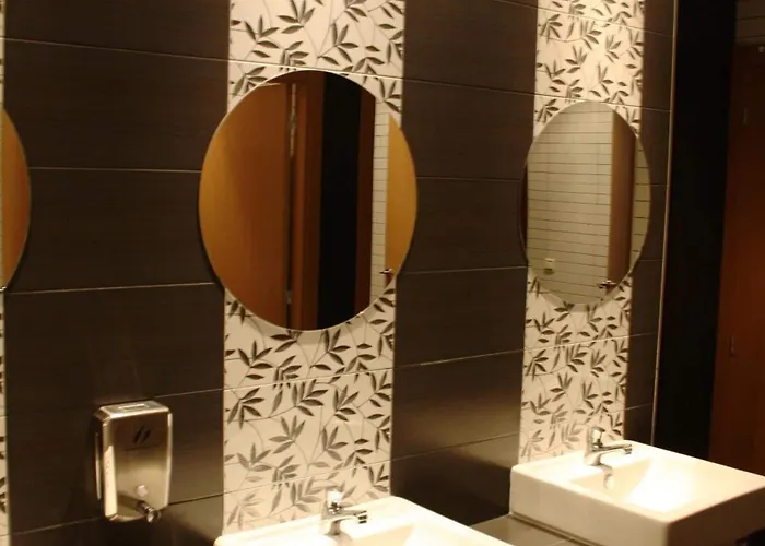 فندق Acosta Ciudad De La Musica 3*